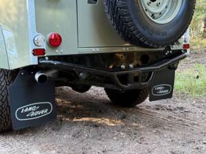 Bild 21/31 von Land Rover Defender 110 (2005)