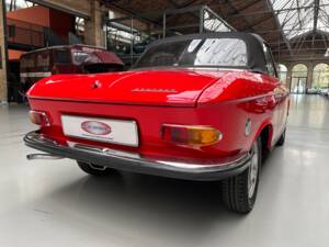 Image 6/39 of Peugeot 204 Convertible (1968)