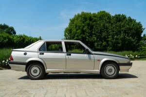Image 4/50 of Alfa Romeo 75 2.0 Twin Spark (1989)