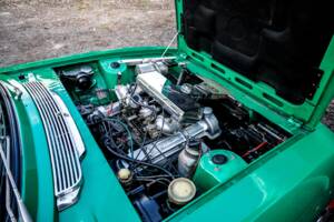 Image 36/38 of Triumph Stag (1977)