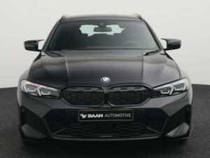 Image 3/50 of BMW 330i xDrive Touring (2025)