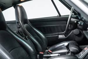 Bild 19/39 von Porsche 911 Carrera 4S (1997)