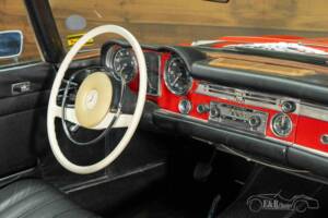 Image 9/19 de Mercedes-Benz 280 SL (1968)