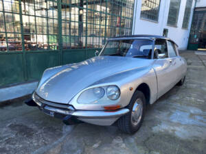 Image 4/36 of Citroën DS 20 (1974)