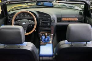 Image 11/36 of BMW 318i (1999)