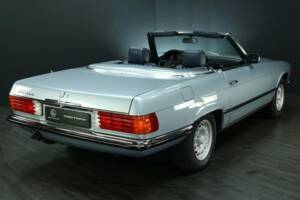 Image 2/30 of Mercedes-Benz 380 SL (1985)