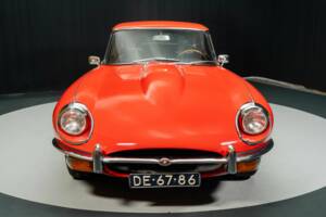 Image 3/8 de Jaguar E-Type (1970)
