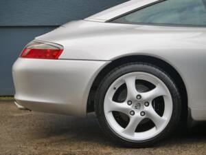 Bild 32/50 von Porsche 911 Carrera (2004)