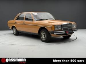 Immagine 2/15 di Mercedes-Benz 300 D (1977)