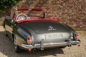 Image 30/50 of Mercedes-Benz 190 SL (1960)