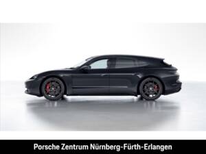Image 2/12 of Porsche Taycan GTS (2023)