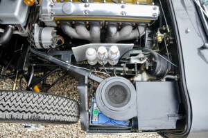 Immagine 25/50 di Jaguar E-Type 3.8 (1961)