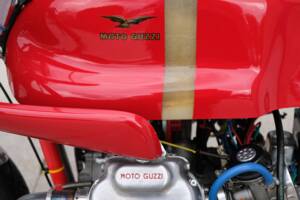 Image 36/44 of Moto Guzzi DUMMY (1972)