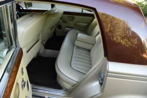 Image 28/50 of Rolls-Royce Silver Shadow II (1977)