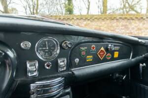 Image 42/50 de Aston Martin DB 5 Vantage (1965)