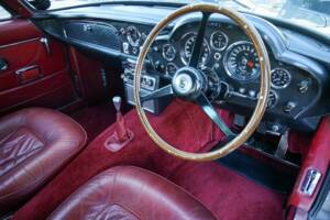 Bild 28/50 von Aston Martin DB 6 (1968)