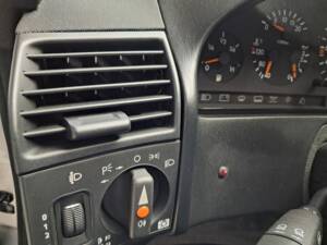 Bild 19/30 von Mercedes-Benz SL 280 (1993)