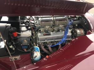 Image 17/51 of Morgan Plus 8 (1983)