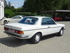 Afbeelding 6/26 van Mercedes-Benz 230 C (1978)