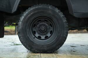 Bild 17/50 von Land Rover 90 (1985)