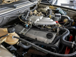 Image 25/25 of BMW 520i (1984)