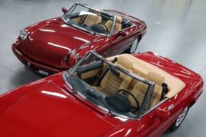 Immagine 28/28 di Alfa Romeo 2.0 Spider (1990)
