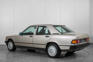 Image 8/50 of Mercedes-Benz 190 D (1986)