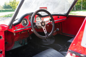 Image 31/60 of Alfa Romeo Giulia 1600 Spider (1963)