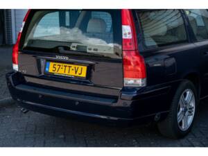 Image 21/43 of Volvo V 70 2.4 (2007)