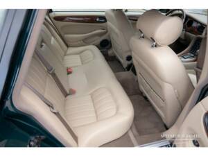 Bild 24/30 von Jaguar XJ 8 Executive (1998)