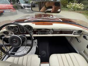 Image 20/26 de Mercedes-Benz 230 SL (1965)