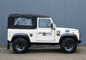 Bild 2/39 von Land Rover 90 (1989)