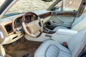 Image 46/50 of Jaguar XJ 6 4.0 Sovereign (1995)