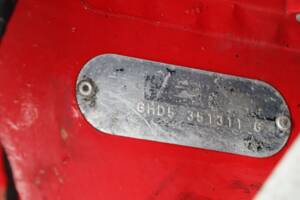 Image 33/50 of MG MGB GT (1974)