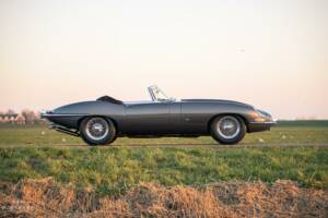 Image 41/50 of Jaguar E-Type 3.8 Flat Floor (1961)