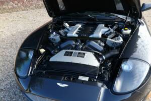 Image 35/50 of Aston Martin V12 Vanquish (2003)