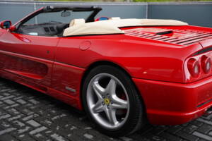 Bild 40/50 von Ferrari F 355 Spider (1999)