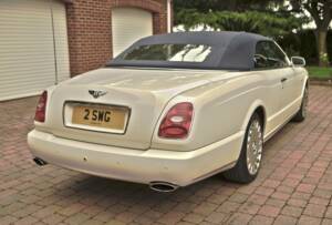 Image 12/50 of Bentley Azure (2009)