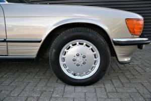Image 24/79 de Mercedes-Benz 560 SL (1988)