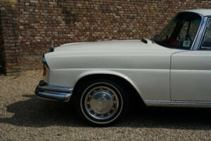 Image 37/50 of Mercedes-Benz 280 SE 3,5 (1970)
