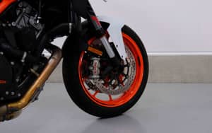 Image 81/83 of KTM 1290 Super Duke R (2018)