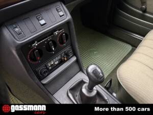 Image 11/15 de Mercedes-Benz 200 (1983)