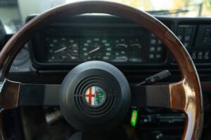 Image 20/39 de Alfa Romeo Alfetta 2.0 (1983)