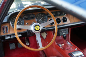Immagine 44/50 di Ferrari 330 GT (1966)