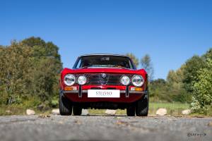 Image 6/24 of Alfa Romeo 2000 GT Veloce (1973)