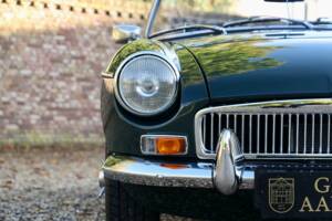 Image 29/50 of MG MGB (1974)