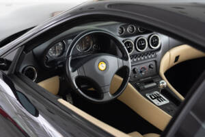Bild 29/47 von Ferrari 550 Maranello (1997)