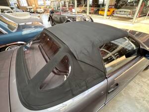 Image 29/49 de Mercedes-Benz SL 280 (1995)