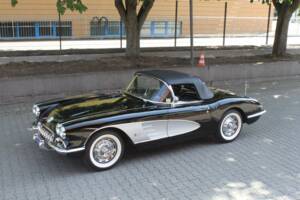 Imagen 2/18 de Chevrolet Corvette (1960)