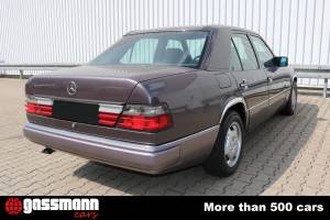 Image 7/15 of Mercedes-Benz 300 D (1990)